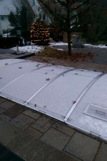 FlexiRoof Koiteich Abdeckung im Winter mit Futterluke